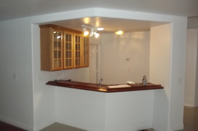 Building Photo - Swimming pool and spa