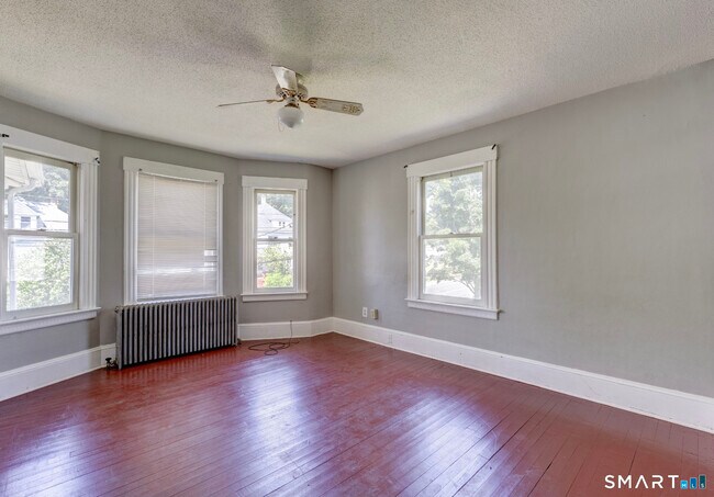 Building Photo - 85 Spruce St
