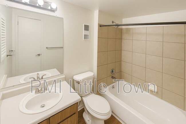 Building Photo - 13290 E Jewell Ave