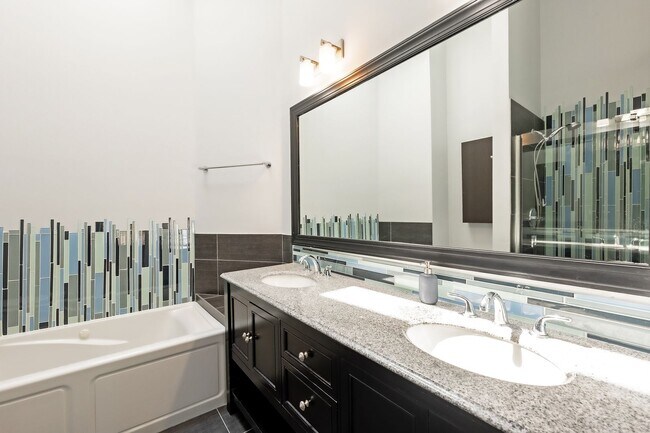 Building Photo - Great 3br 2.5 Bath Townhome in Rockville MD