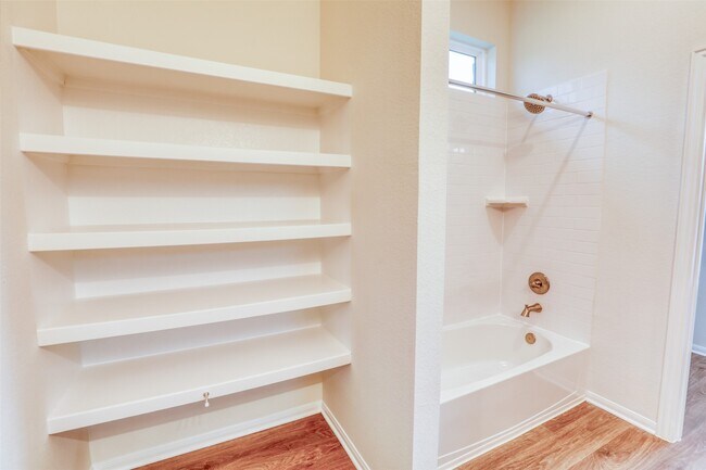 Building Photo - 399 Magnolia Ln