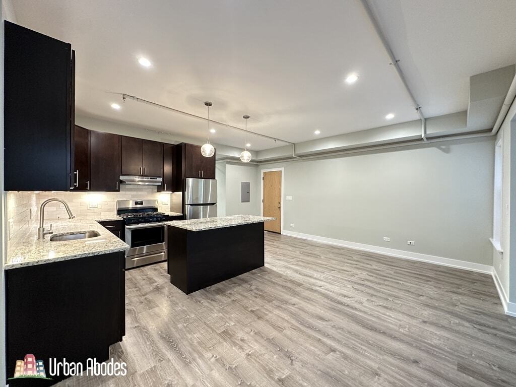 Building Photo - 1124 Maple Ave