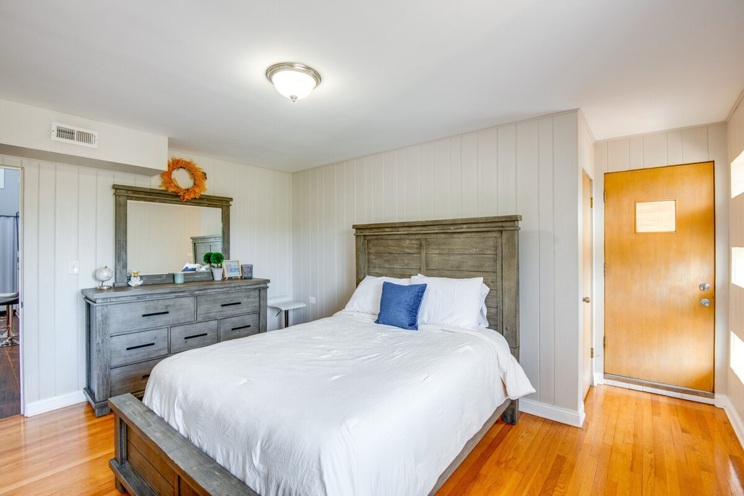 Building Photo - 8136 S Kedzie Ave