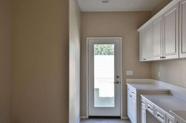 Building Photo - 83284 Lightning Rd