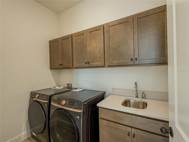 Building Photo - 10020 Ballast Dr