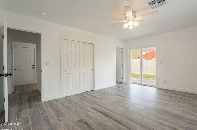 Building Photo - 5039 N 18th Ave