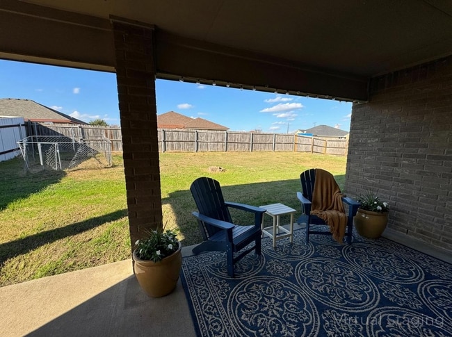 Building Photo - 9901 Diana Dr