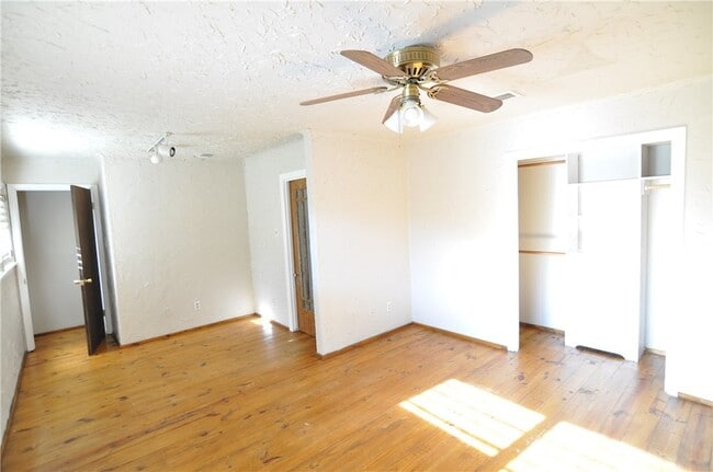 Building Photo - 16567 Farm to Market Rd 2154