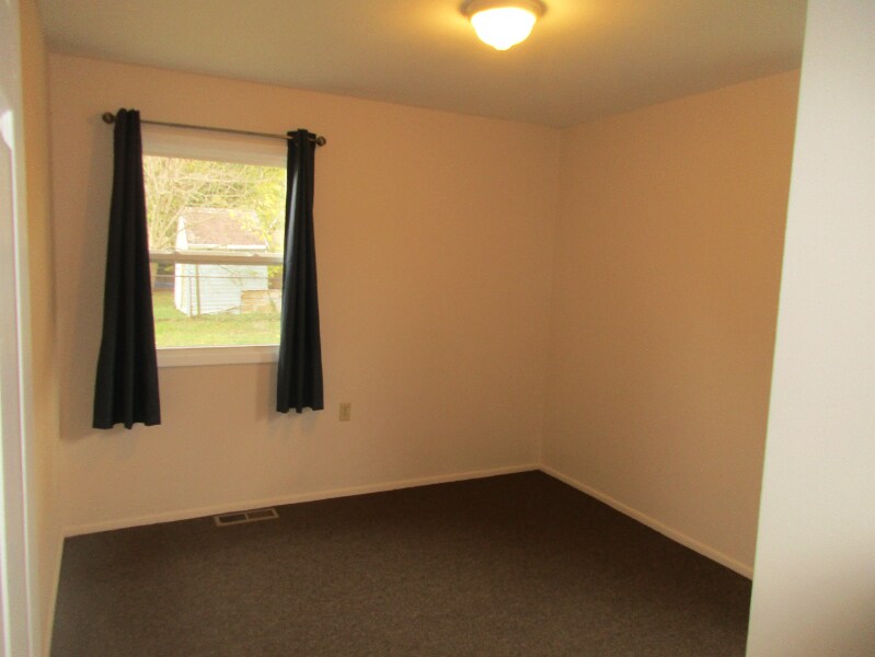 Building Photo - 733 Acadia Rd