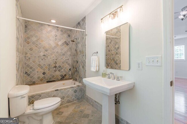 Building Photo - 2820 Hosea L Williams Dr NE