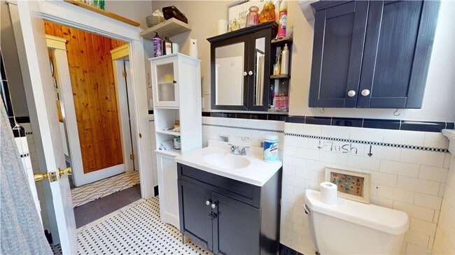 Building Photo - ****Providence/Mt. Pleasant – Single Famil...