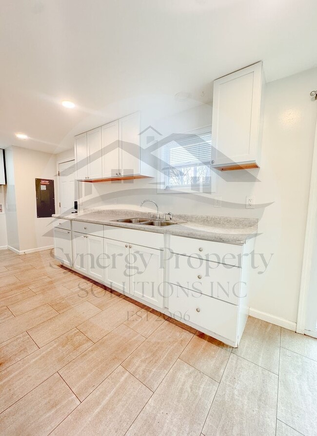 Building Photo - Lexington Ranch