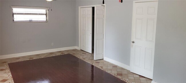 Building Photo - 814 Agnes Dr