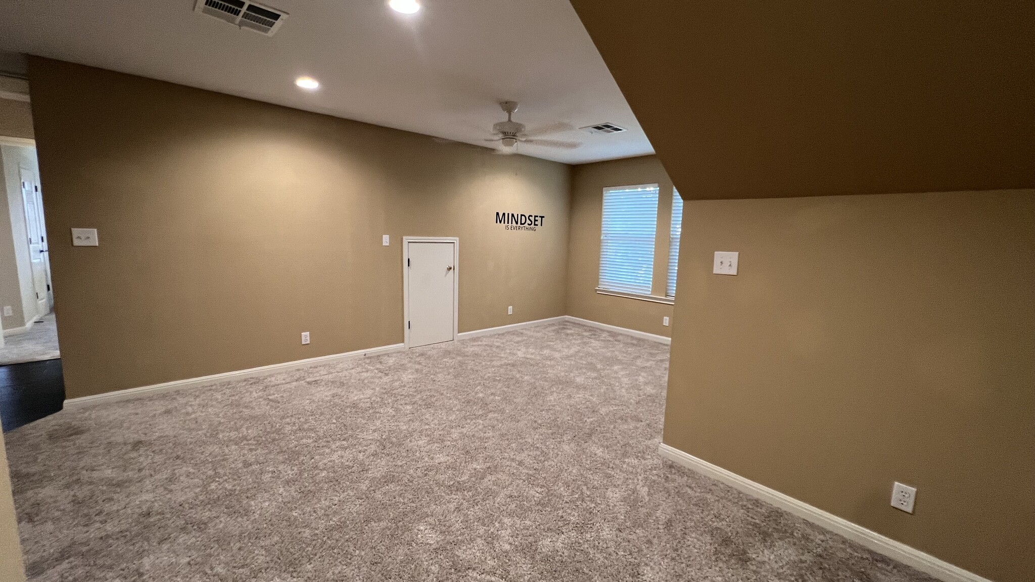 Bonus game room/gym - 18439 Rogers Bend