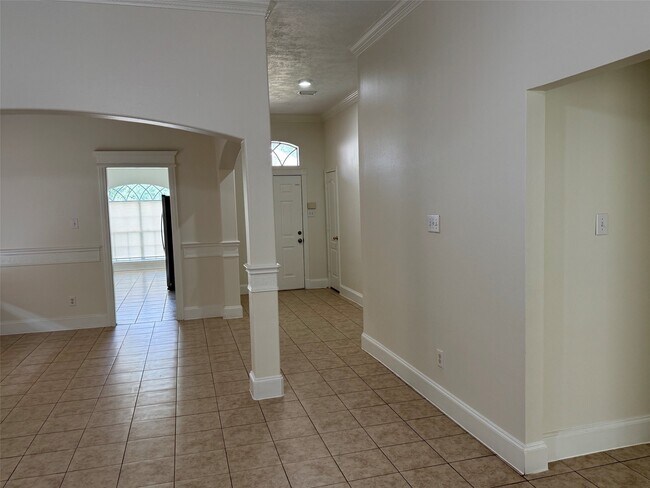 Building Photo - 21111 Woodland Green Dr