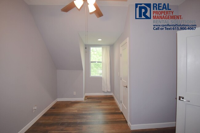 Building Photo - Great 3 bd 2.5 ba with Washer/Dryer includ...