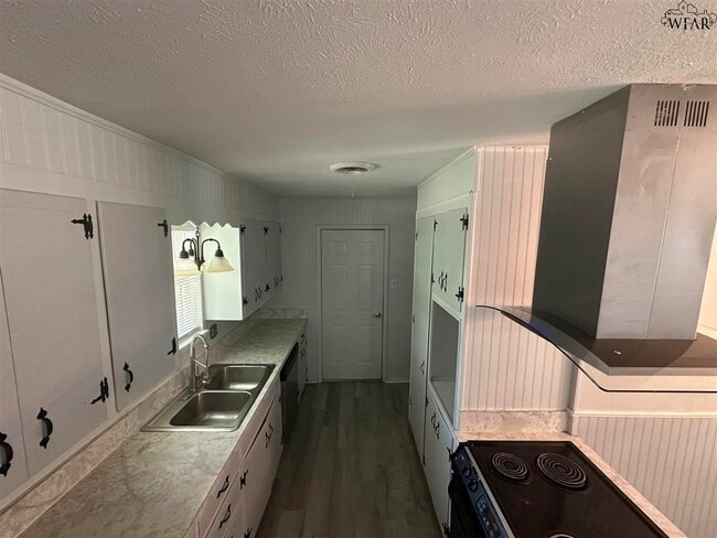 Building Photo - 4600 Sierra Madre Dr