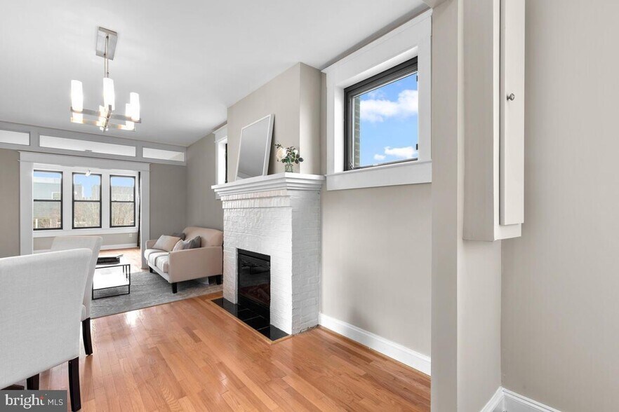 Building Photo - 1215 10th St NW