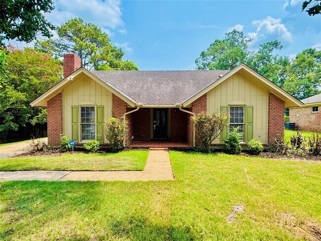 Building Photo - 2905 Willow Ln Dr