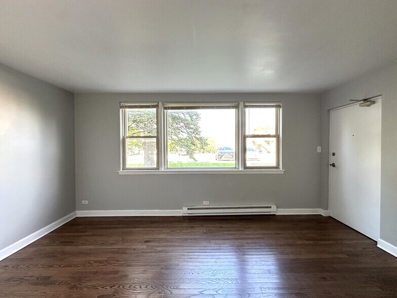 Building Photo - 7628 N Milwaukee Ave