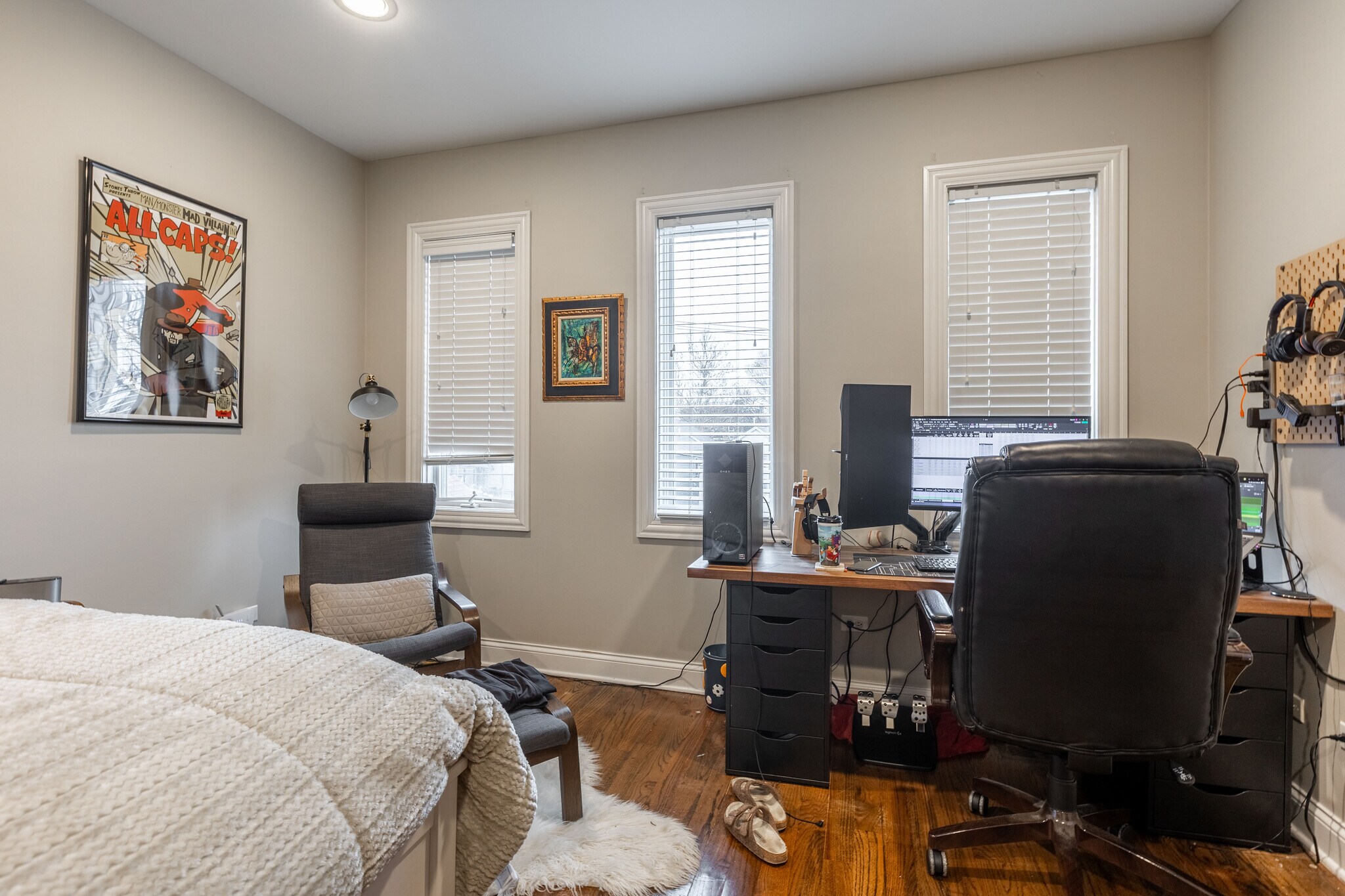 Building Photo - 1138 W Diversey Pky