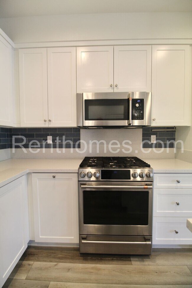 Building Photo - 1716 Discovery Falls Dr