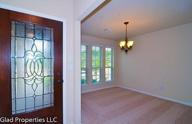 Building Photo - 16911 Ranger Ridge Dr