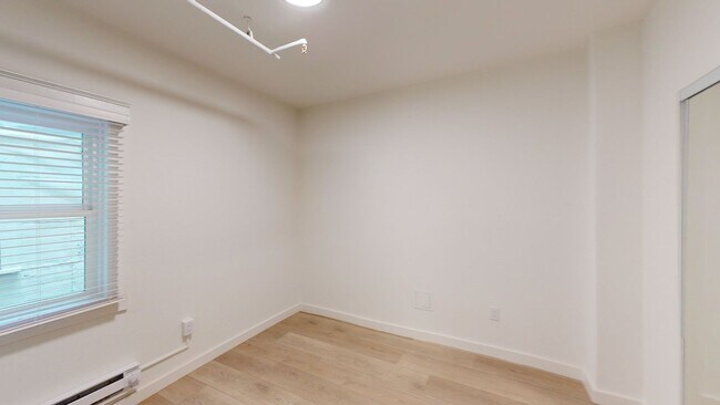 Building Photo - 903 Pine St