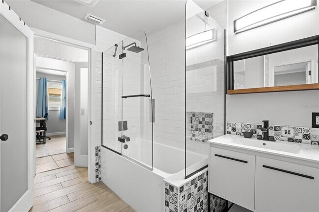 Building Photo - 10437 Cirimoya Ln