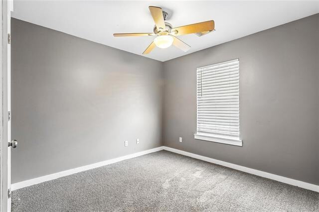 Building Photo - 57400 Oak Ave