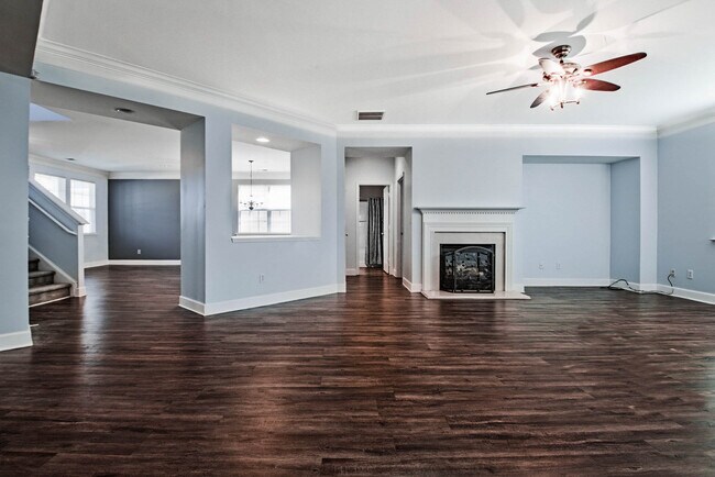 Building Photo - 27 Pin Oak Ln
