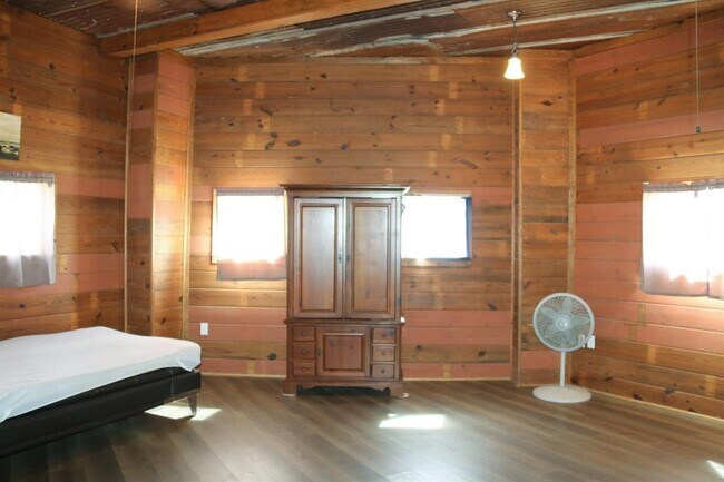 Building Photo - 6759 TX-105