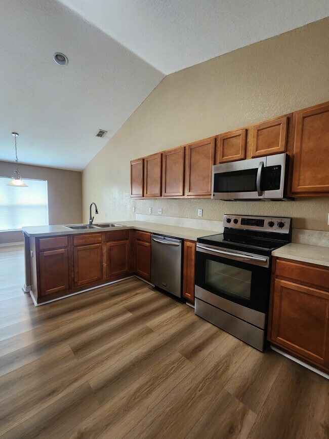 Building Photo - 505 Buckshot Ln