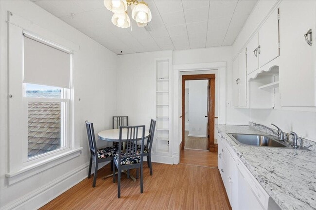 Building Photo - 209 West Main St