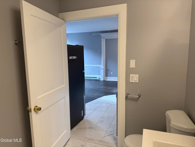 Building Photo - 5 Broadway