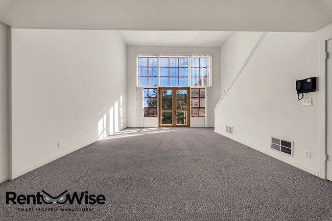 Building Photo - 68 McCoppin St