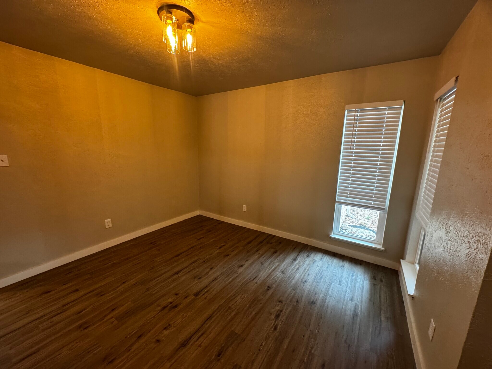 Building Photo - 7505 Whitewood Dr