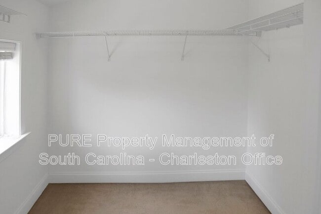 Building Photo - 1187 Dingle Rd