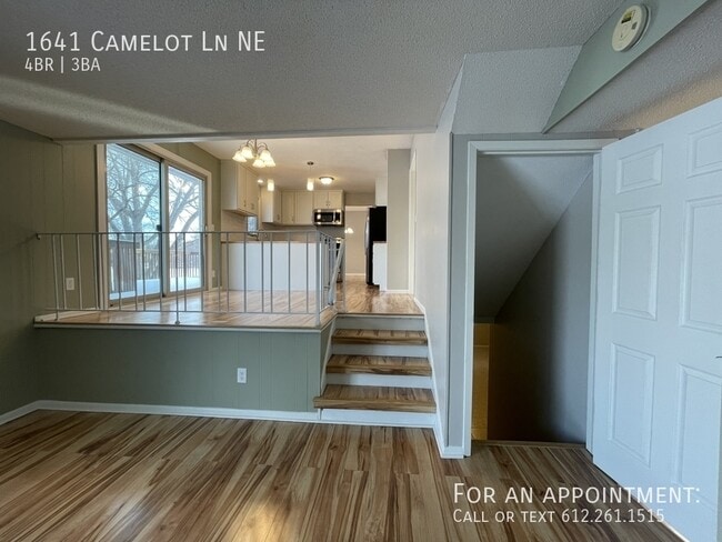 Building Photo - 1641 Camelot Ln NE