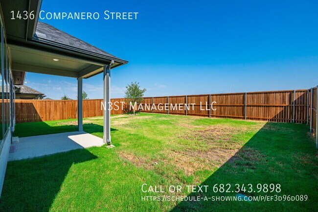Building Photo - 1436 Companero St