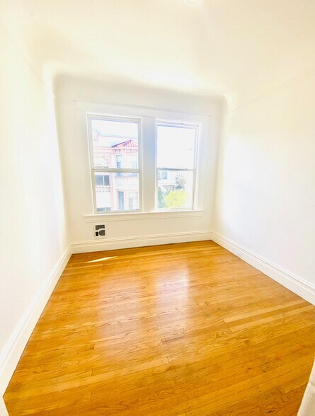 Building Photo - 1732 Grant Ave