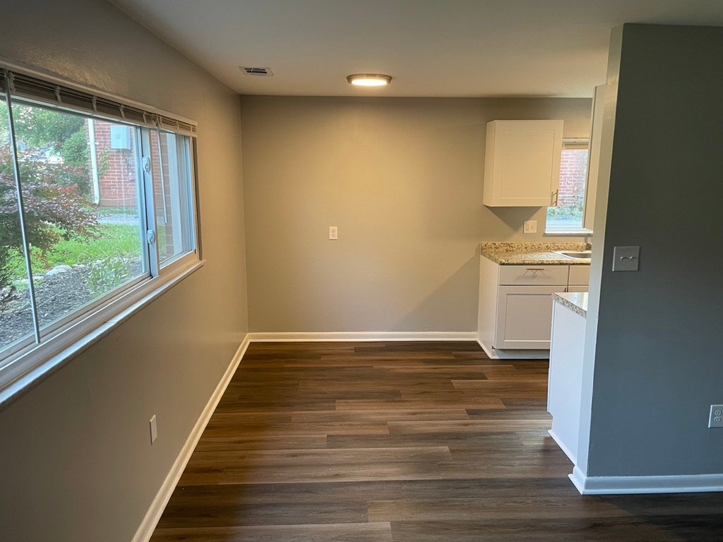 Building Photo - 211 S Tionda Dr