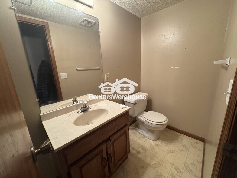 Building Photo - 14778 Endicott Way