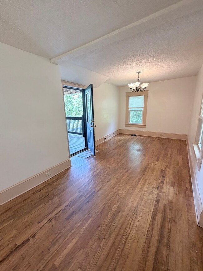 Building Photo - Available Now! River Arts District. 2 bedrooms/1 bathroom