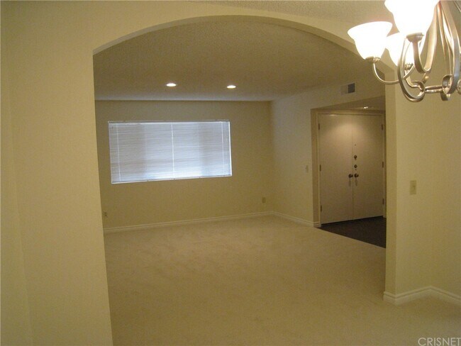 Building Photo - 3218 Tannencrest Dr