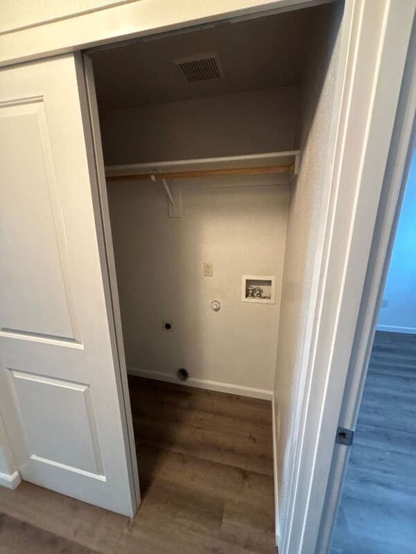 Building Photo - 1005 Boedies Dr