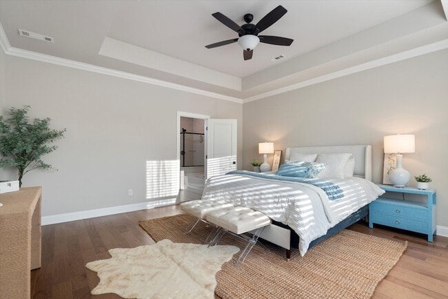 Building Photo - 250 Tanglewood Ln