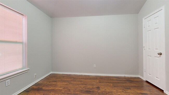 Building Photo - 16611 Cheshire Grove Ln