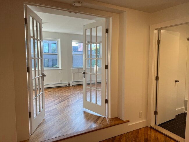 Building Photo - 112 Sackett St