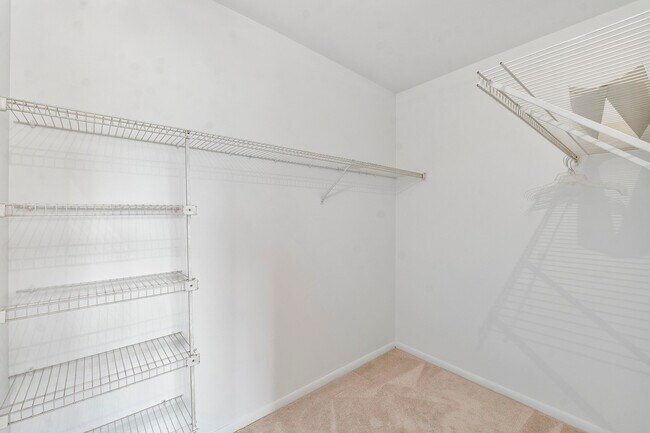 Building Photo - 126 S Cypress Rd
